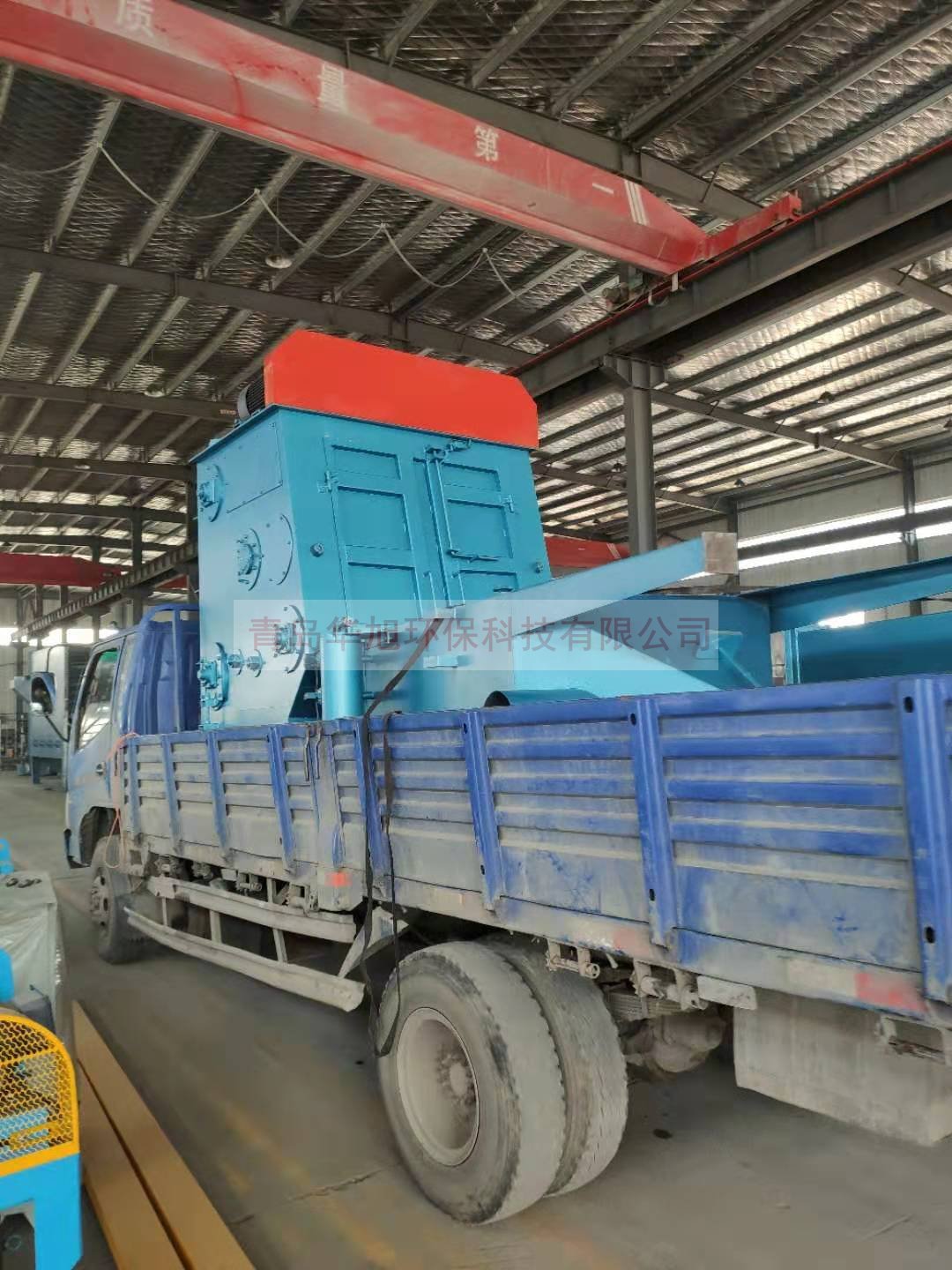 Q3210履帶式拋丸機裝車發(fā)貨現場圖